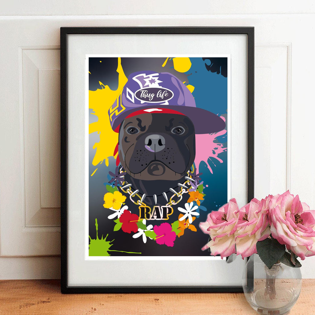 Affiche digitale encadrée: chien noir au chapeau, guirlande florale, style street art