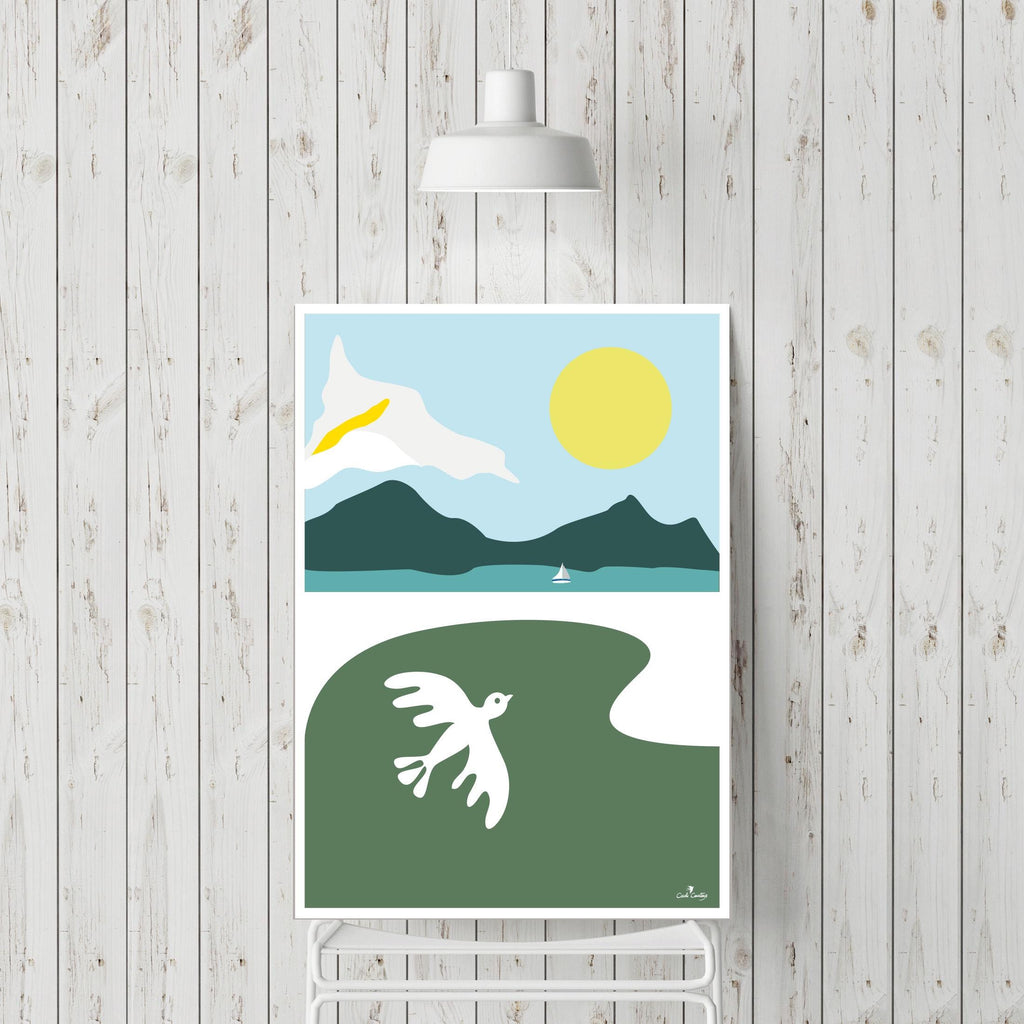 Affiche encadrée: montagnes, soleil jaune et oiseau blanc sur fond vert