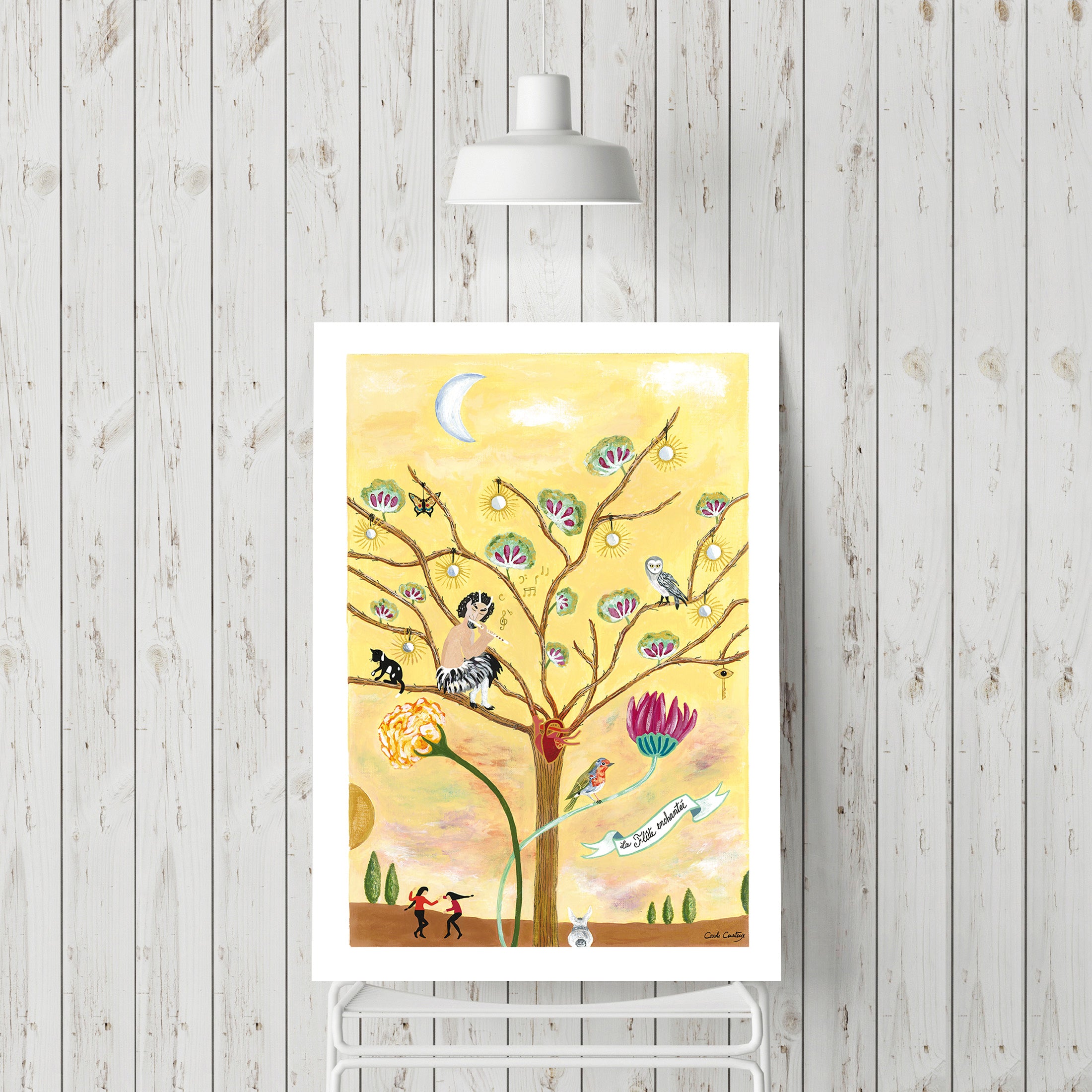 Affiche encadrée avec illustration d’un arbre fleuri, oiseaux et lune.