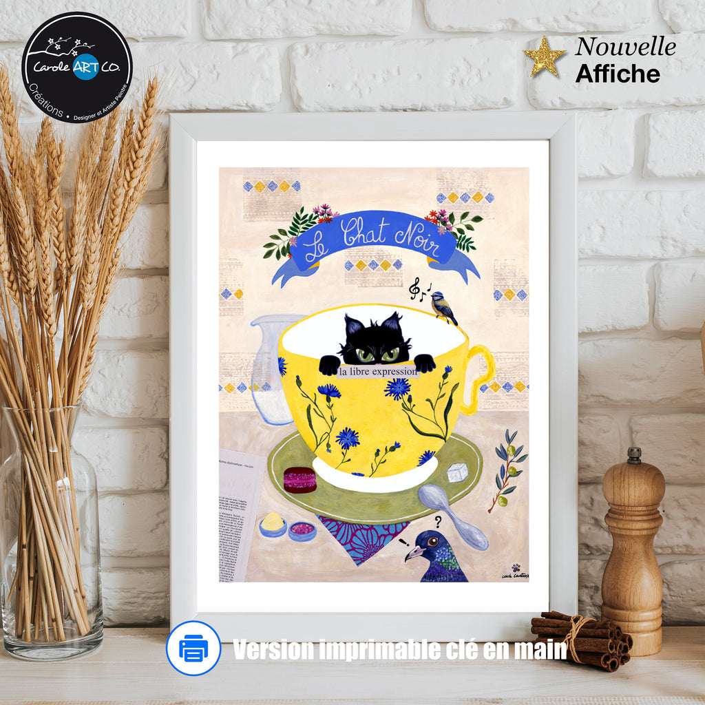 Affiche encadrée montrant un chat noir dans une tasse jaune, rubans bleus et fleurs.