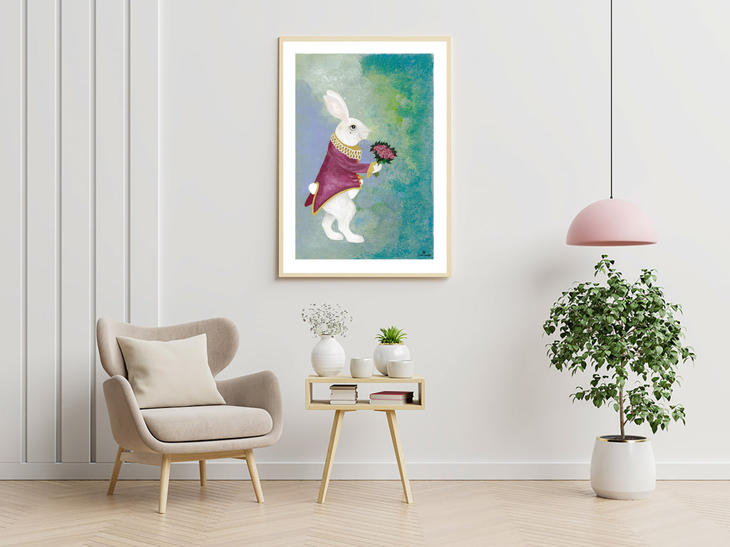 Affiche carrée encadrée montrant un lapin blanc bordeaux tenant un bouquet.