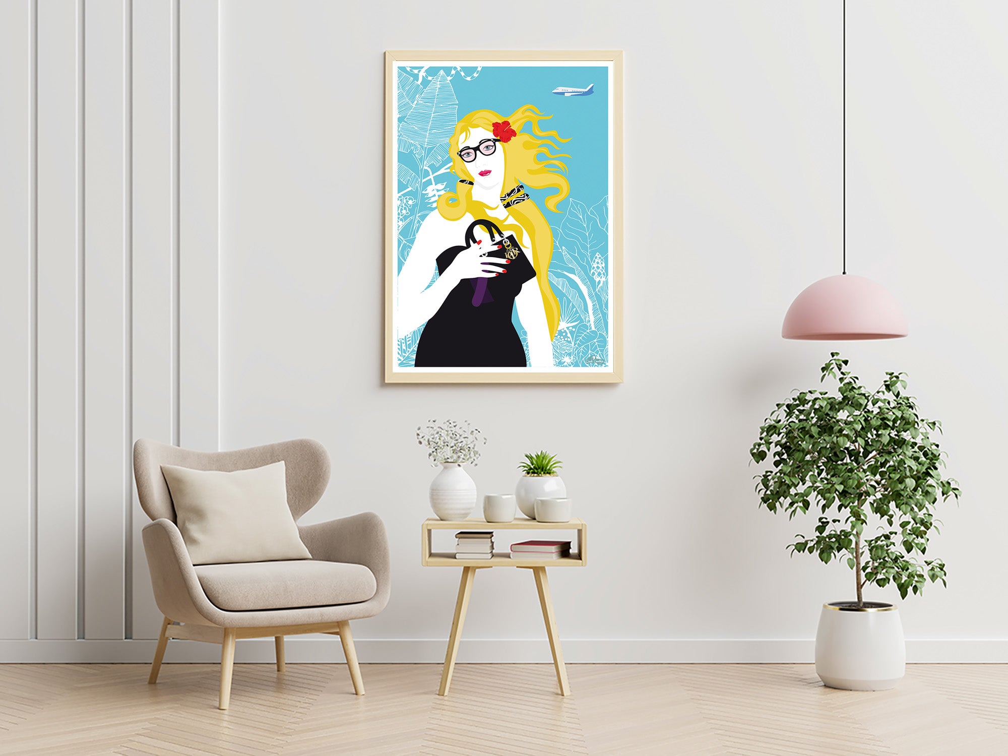 Affiche décorative style pop art: femme blonde aux lunettes, robe noire, chat noir, fond bleu